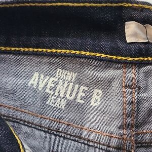 NEW! DKNY Ave B Jeans.  Dark Denim. Size 4R. Excellent.